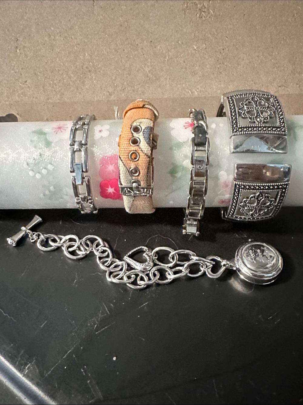 Silver-tone Watch Lot (5 watches) - Picture 9 of 9